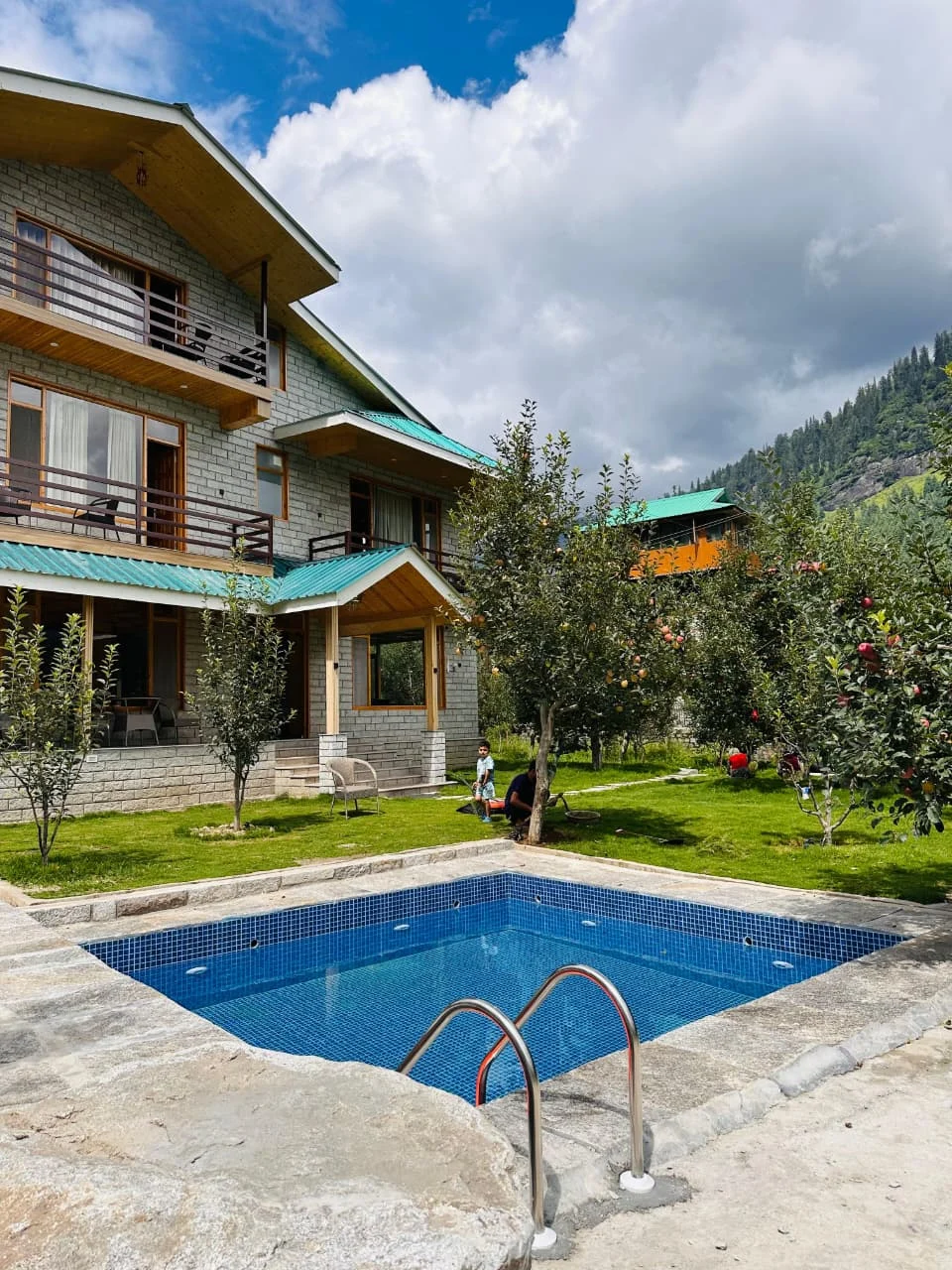 WhatsApp Image 2025-08-23 at 17.52.11 (1)