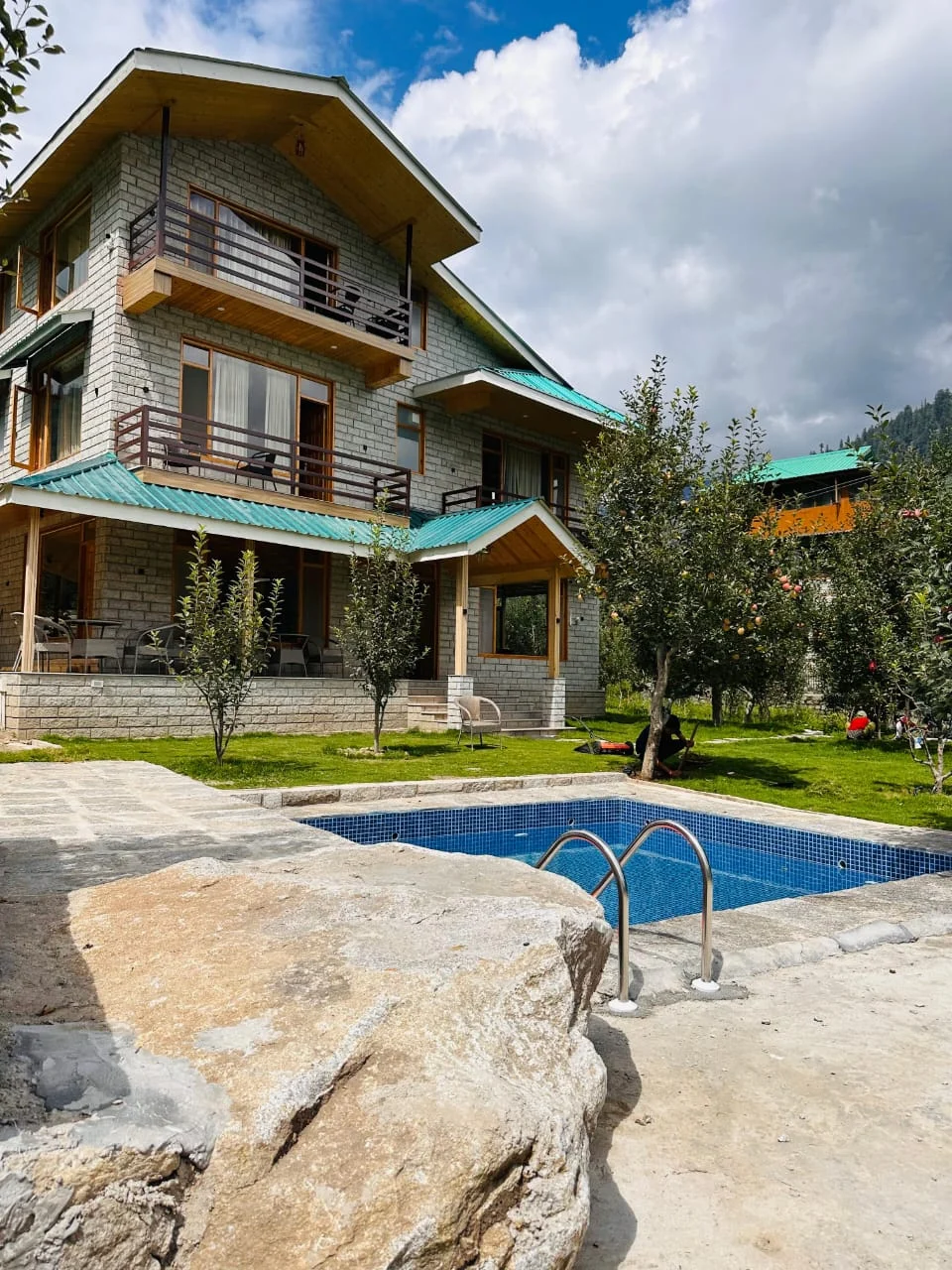 WhatsApp Image 2025-08-23 at 17.52.11 (2)